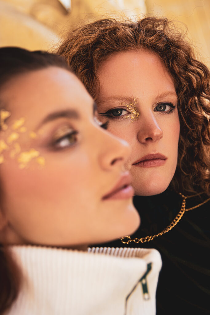 maquillage editorial dorée kronos gold flakes duo